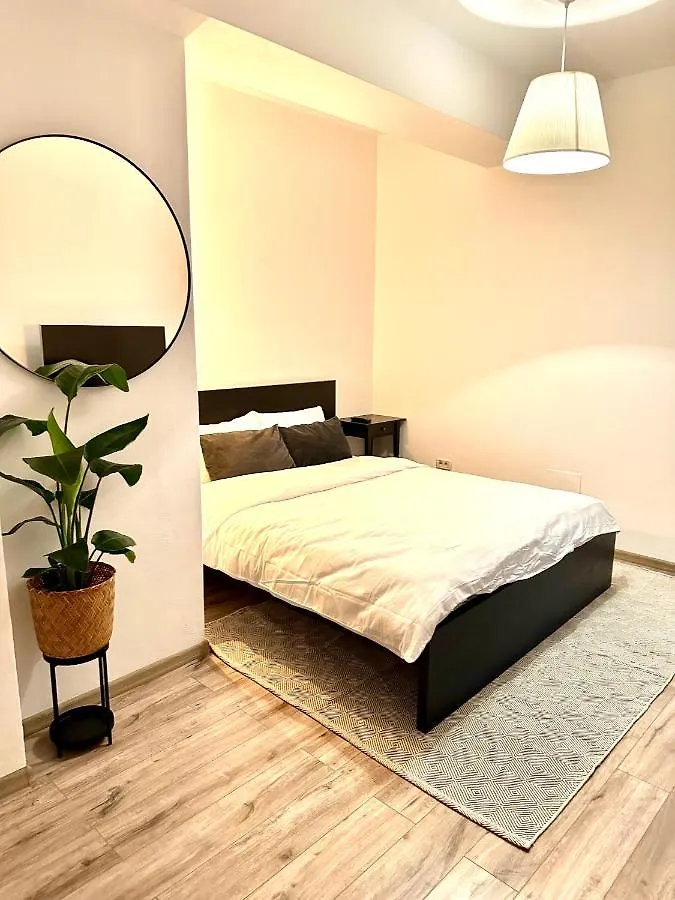 Tree House Apartment Bucharest